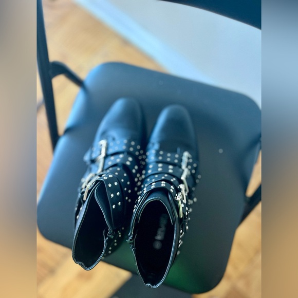 Studded strap ankle boots size 10 NWOT - Picture 5 of 5